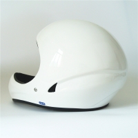 Gleitschirm Helm mit kürzerem Kienschutz
